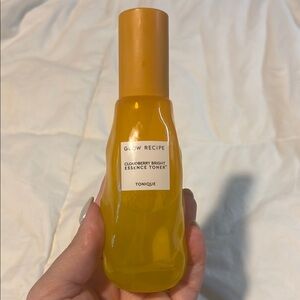 Glow Recipe Cloudberry Bright Essence Toner in Sunny Yellow